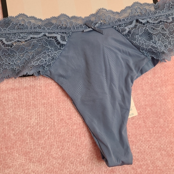 VS Dream Angels Smooth Lace Trim Thong Size Sm - Picture 2 of 5